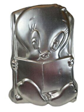 VTG 1979 Wilton Tweety Bird Cake Pan Book Warner Bros. Inc. Looney Tunes Mold